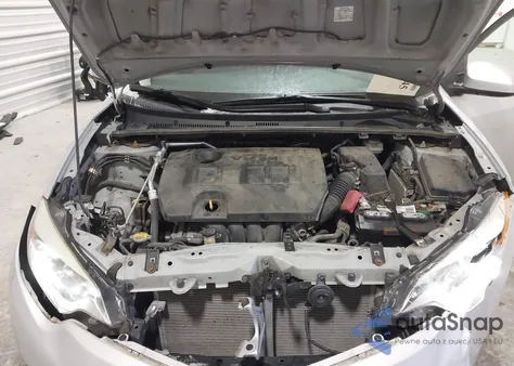 2014 Toyota Corolla Le Plus z USA, uszkodzony, nr VIN 2T1BURHE9EC184658